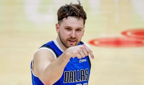 连续第7场三双！东契奇难以阻挡 独行侠转危为安