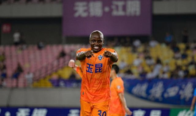 足球直播-越老越生猛谁也挡不住！ 穆谢奎上演冲超帽子戏法