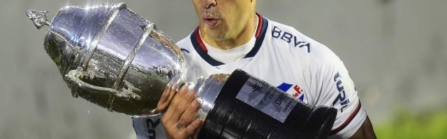 欧冠直播-16战8球+乌甲冠军 加盟3月后苏牙告别乌拉圭民族！