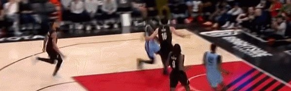 体育赛事视频直播-3分钟内被吹3犯 杨瀚森主场被裁判“重点照顾”