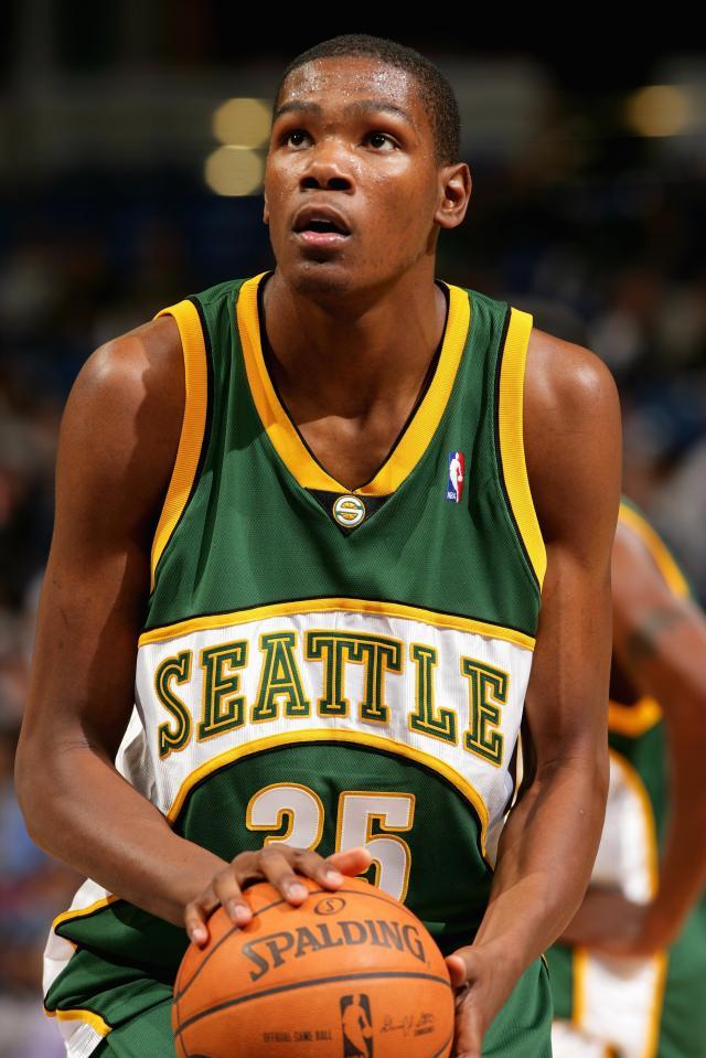 1667288051299046261.jpg FgbjDiwWYAIKQUq.jpg